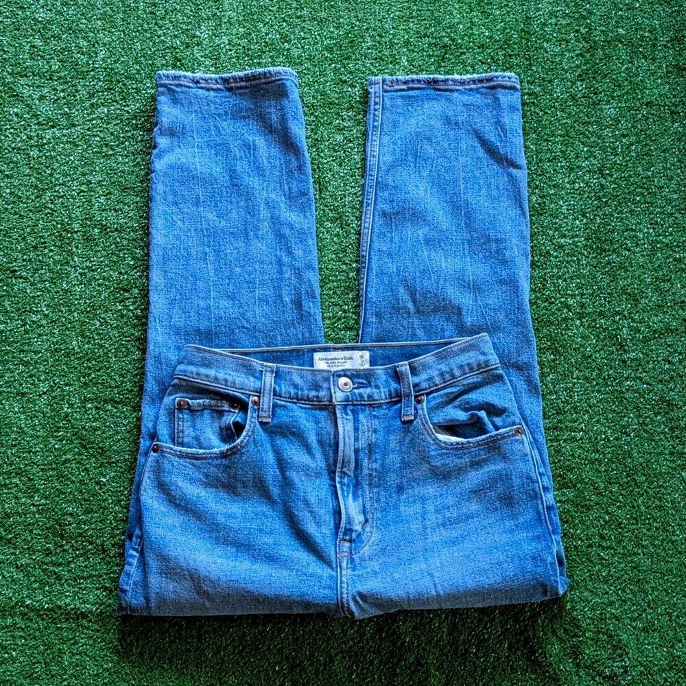 Abercrombie & Fitch Sz 26 CURVE LOVE Ultra High Rise Ankle Straight Jeans  Short